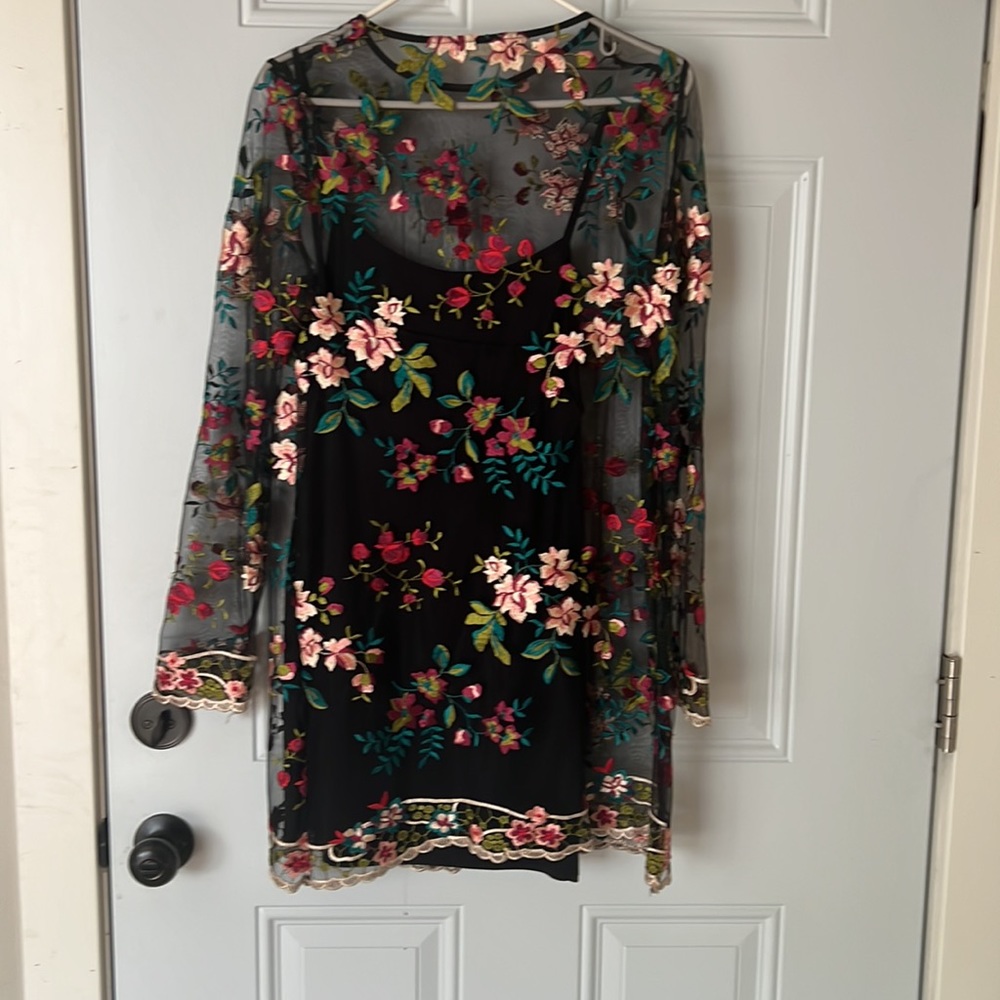 Dress - Picture 2 of 3
